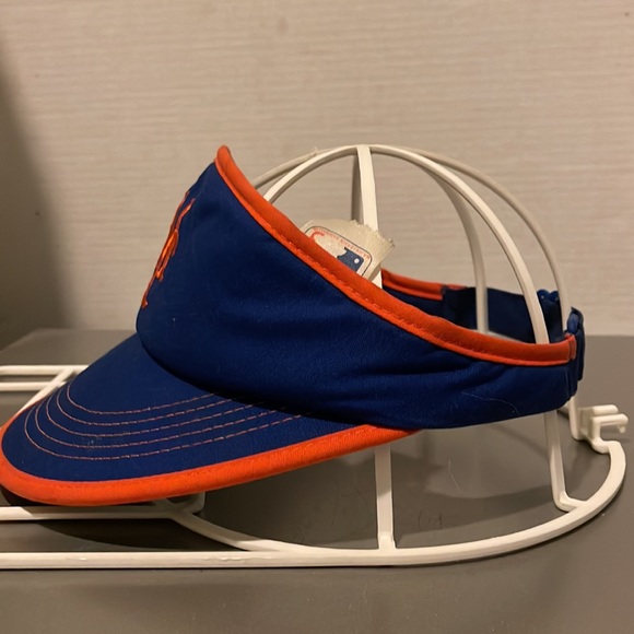 NY Mets Adjustable Strap back Visor - Picture 2 of 6